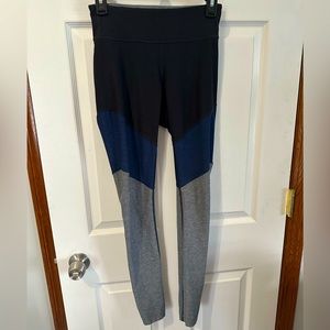 Outdoor Voices Black/Navy/Gray leggings Size Small